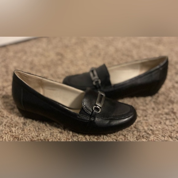 LifeStride Demure Women’s Black Slip On Loafers, 7W - Picture 2 of 6